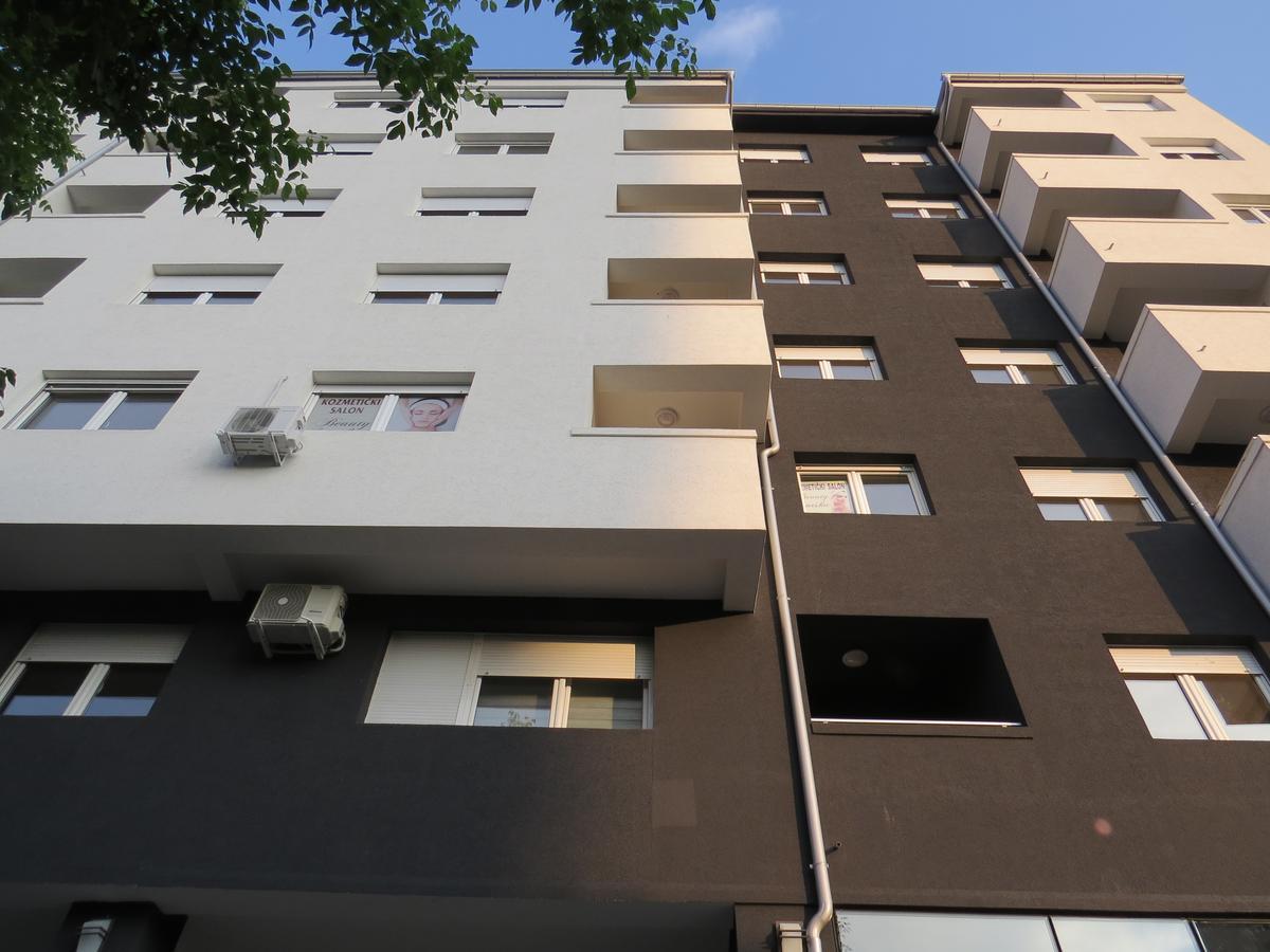 Grey Apartment Ni Eksteriør billede