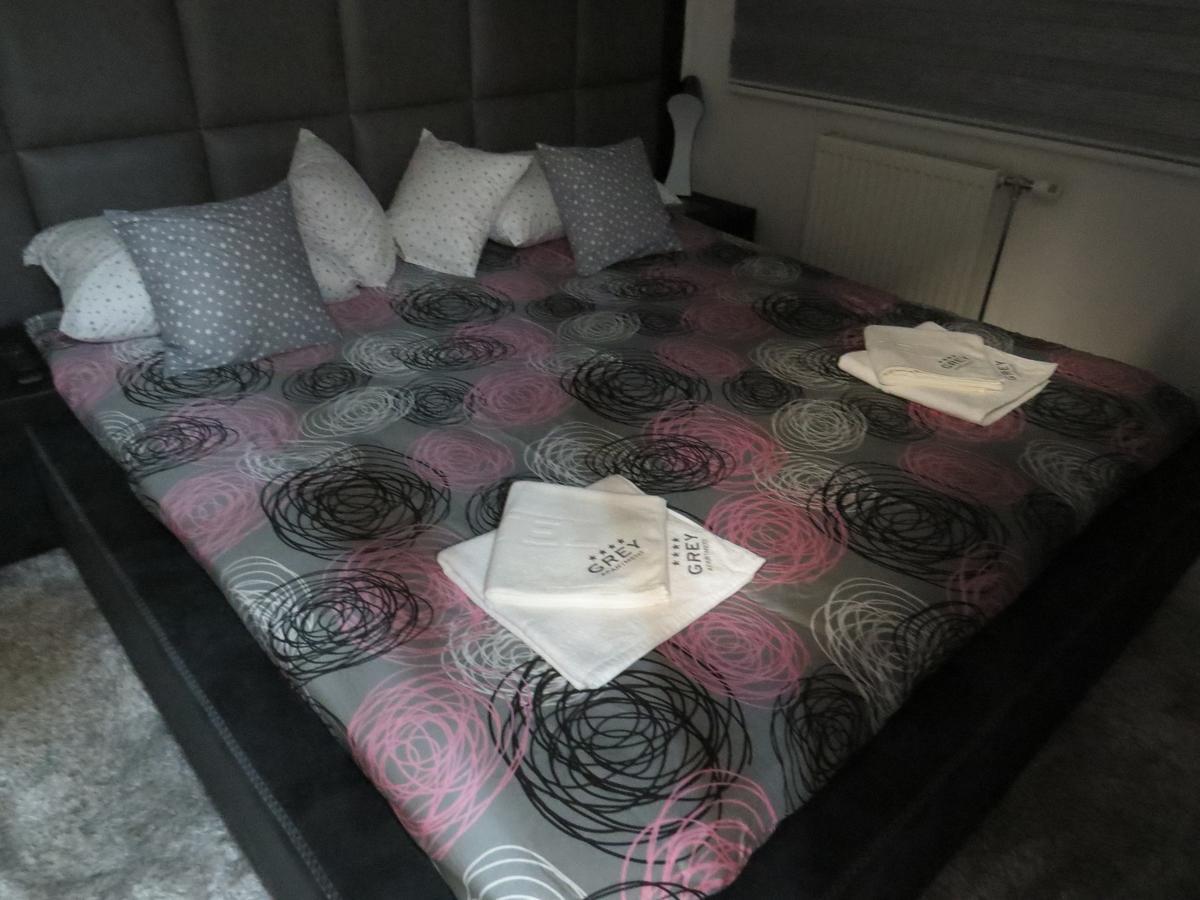 Grey Apartment Ni Eksteriør billede
