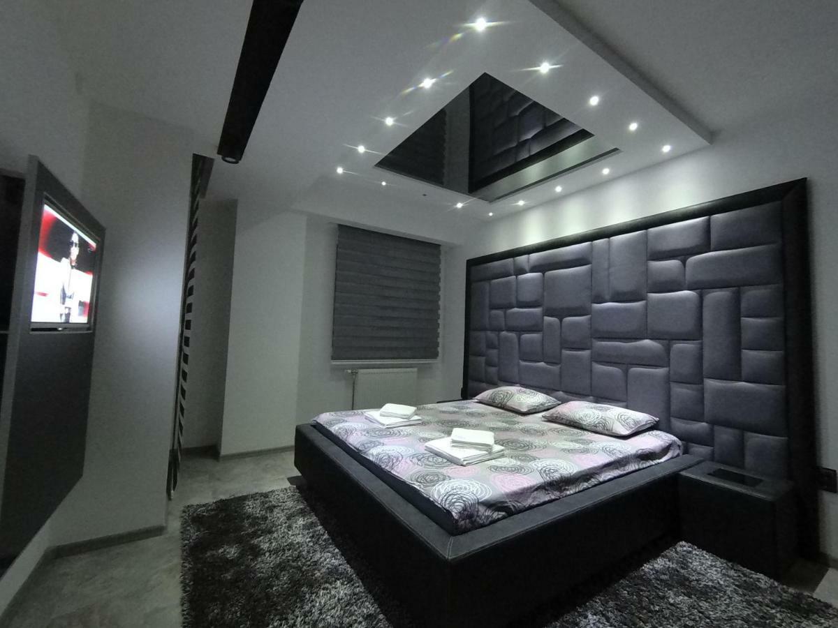 Grey Apartment Ni Eksteriør billede