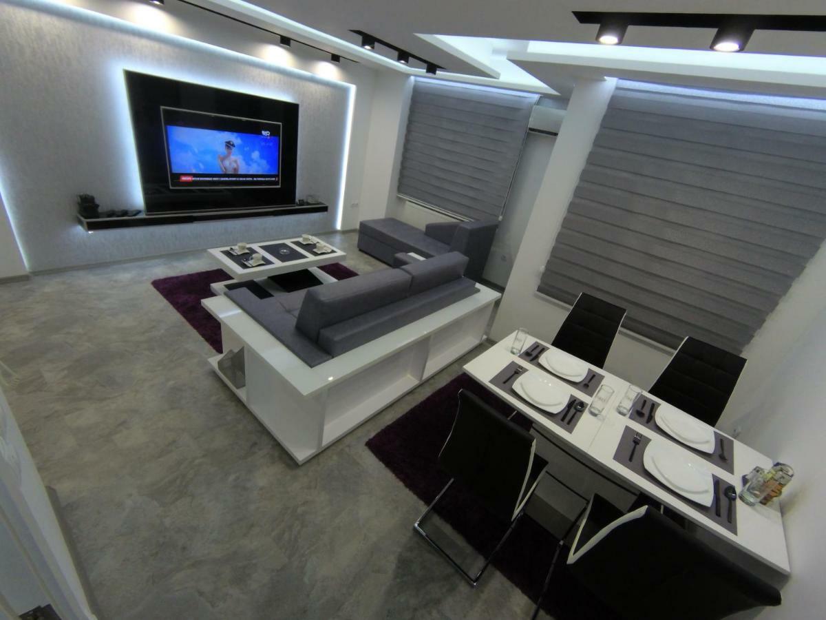 Grey Apartment Ni Eksteriør billede